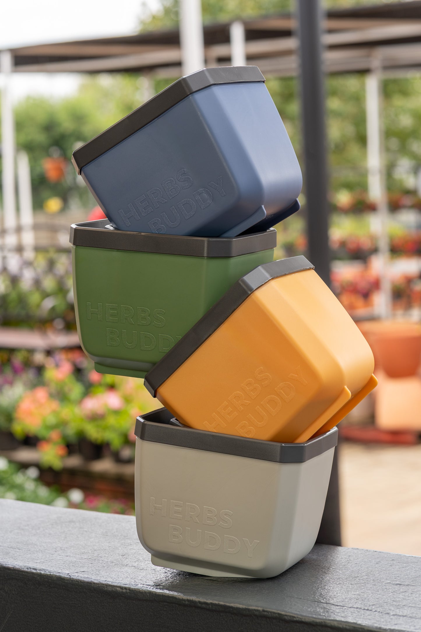 Gusta Herbs Buddy Planter